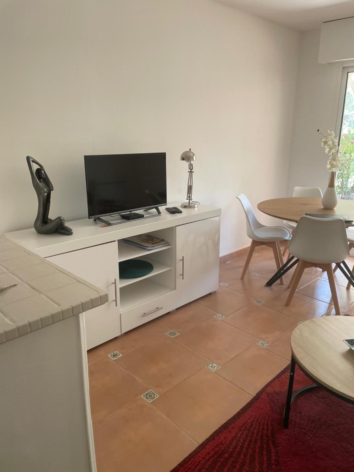 2 Pieces Saint Raphael Renove, Classe 4 Etoiles, 100 M Plages, Piscine, Tennis, Parc, Terrasse, Jardin Privatif Екстериор снимка