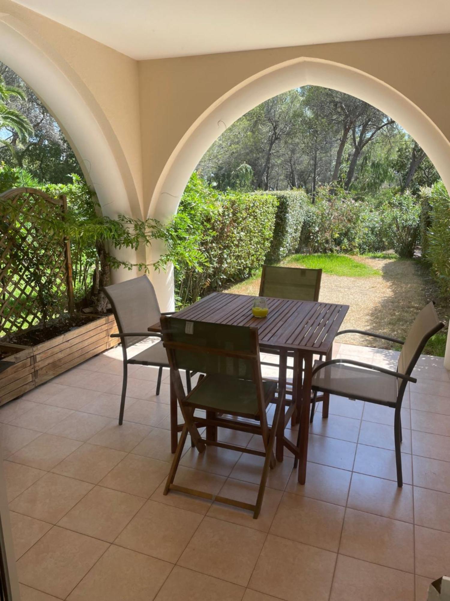 2 Pieces Saint Raphael Renove, Classe 4 Etoiles, 100 M Plages, Piscine, Tennis, Parc, Terrasse, Jardin Privatif Екстериор снимка