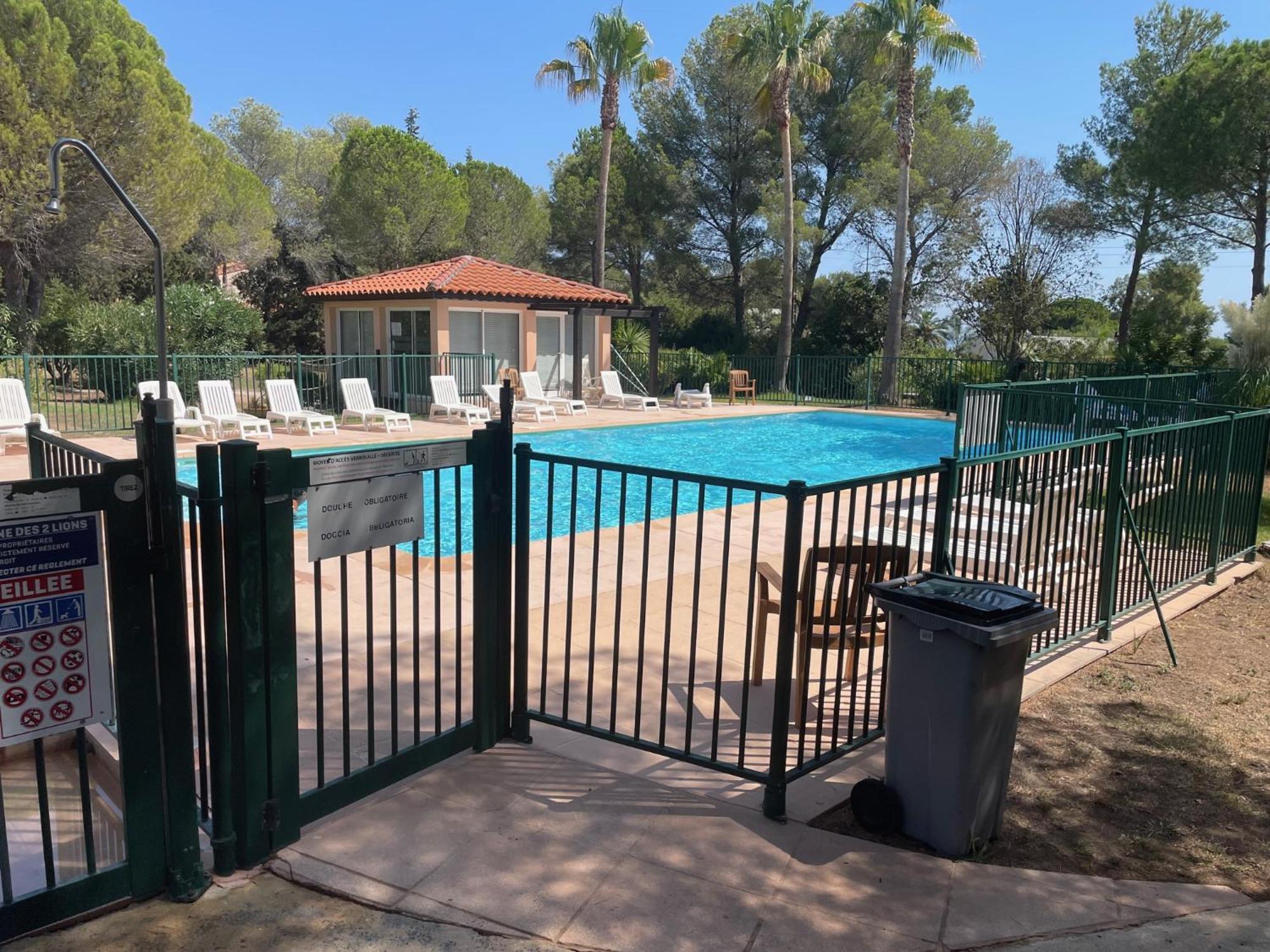 2 Pieces Saint Raphael Renove, Classe 4 Etoiles, 100 M Plages, Piscine, Tennis, Parc, Terrasse, Jardin Privatif Екстериор снимка