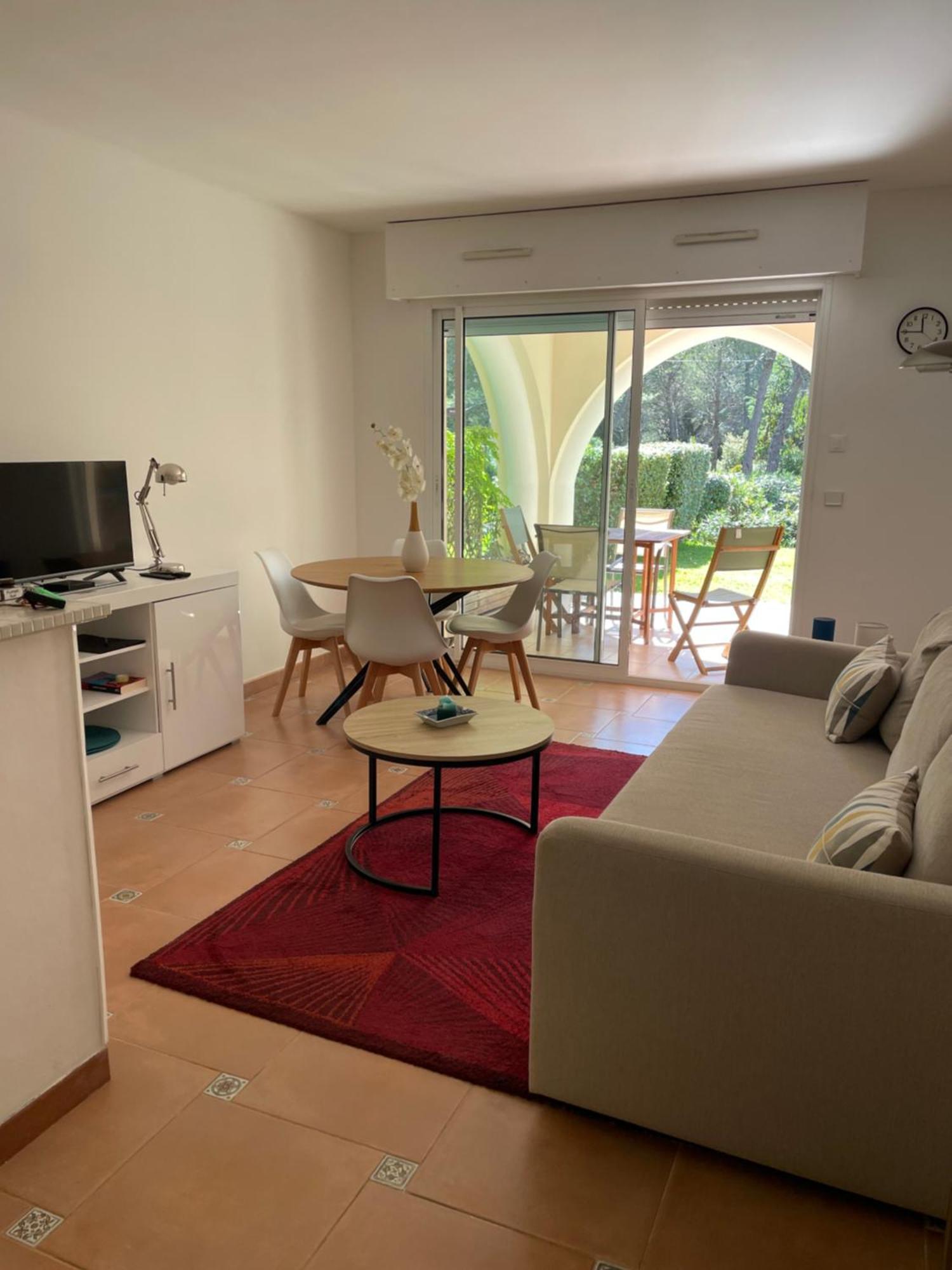 2 Pieces Saint Raphael Renove, Classe 4 Etoiles, 100 M Plages, Piscine, Tennis, Parc, Terrasse, Jardin Privatif Екстериор снимка